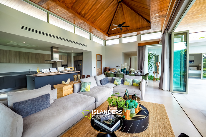Luxurious 4-Bedroom Villa with Private Pool in Bang Tao