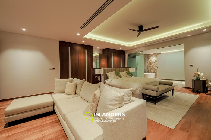 Luxurious 4-Bedroom Villa with Private Pool in Bang Tao