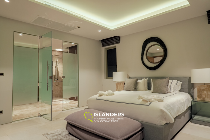 Luxurious 4-Bedroom Villa with Private Pool in Bang Tao