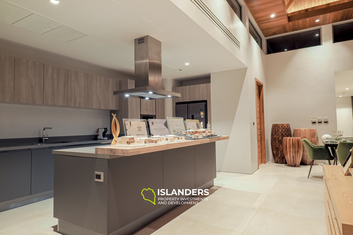 Luxurious 4-Bedroom Villa with Private Pool in Bang Tao