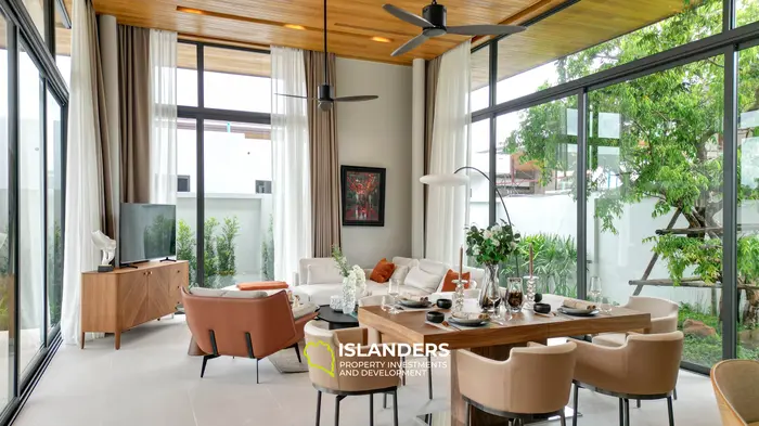 Prestigious 3-Bedroom Villa with Terrace and Private Pool in Bang Tao