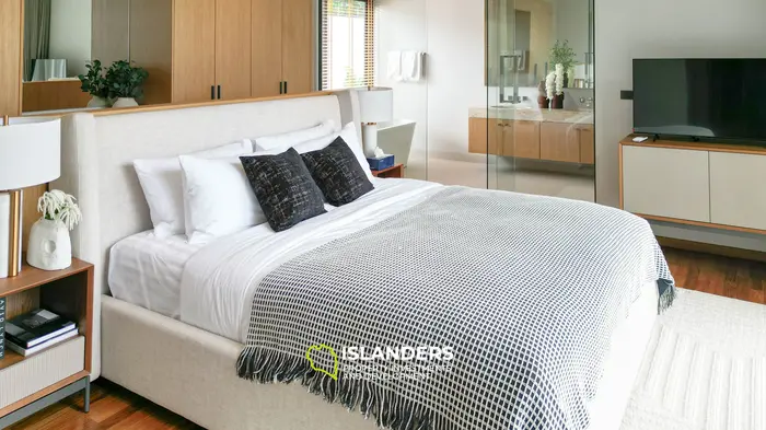 Prestigious 3-Bedroom Villa with Terrace and Private Pool in Bang Tao