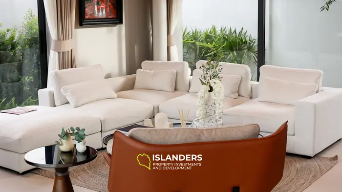 Prestigious 3-Bedroom Villa with Terrace and Private Pool in Bang Tao
