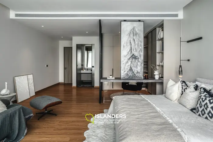 Luxurious Off-Plan Villa with Pool View in Phuket