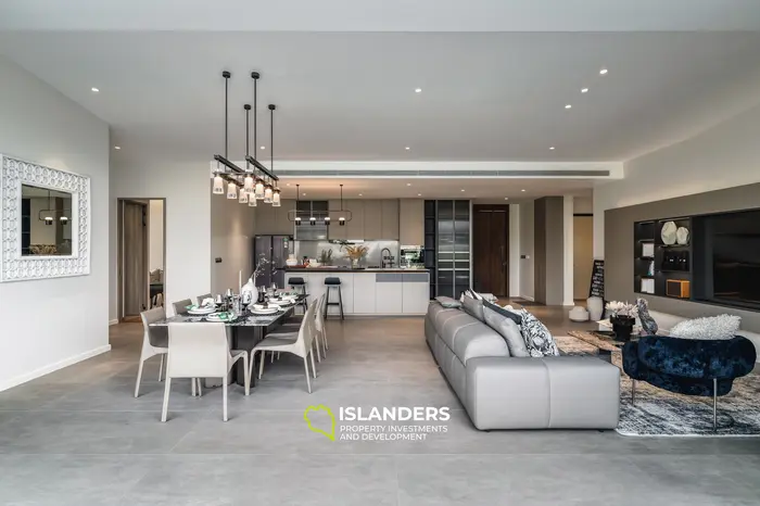 Luxurious Off-Plan Villa with Pool View in Phuket