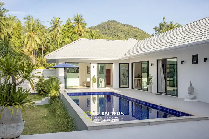 High-end 3-Bedroom villa in the jungle