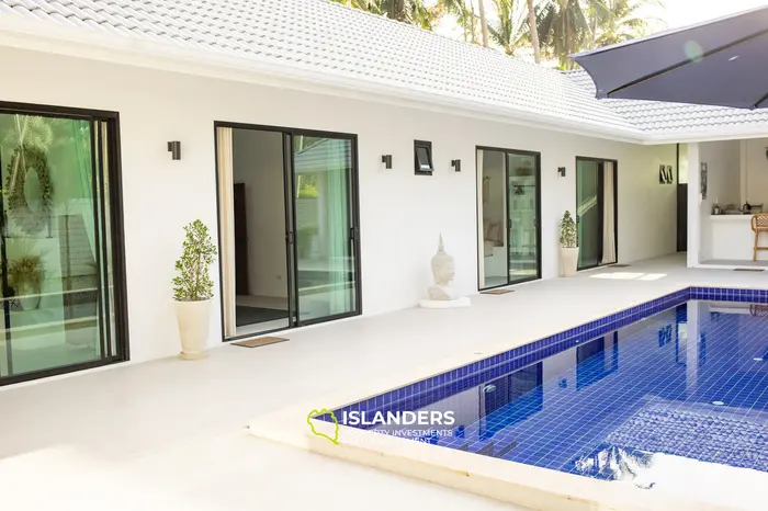 High-end 3-Bedroom villa in the jungle