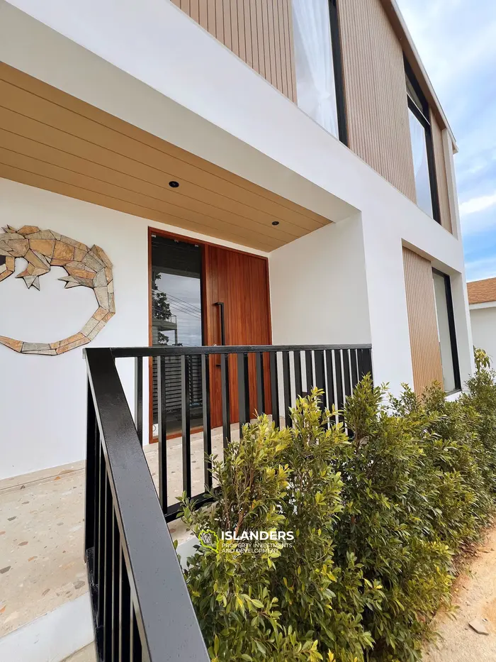3-bdrm pool villa with sea view and convenient layout (Plai Laem)