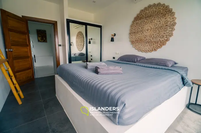 Moderna villa de 4 habitaciones con piscina y vistas al mar desde ventanas panorámicas (Chaweng)