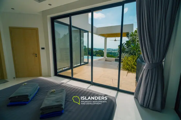 Moderna villa de 4 habitaciones con piscina y vistas al mar desde ventanas panorámicas (Chaweng)