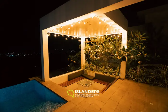 Moderna villa de 4 habitaciones con piscina y vistas al mar desde ventanas panorámicas (Chaweng)