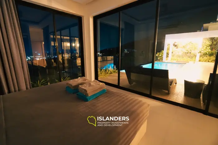 Moderna villa de 4 habitaciones con piscina y vistas al mar desde ventanas panorámicas (Chaweng)