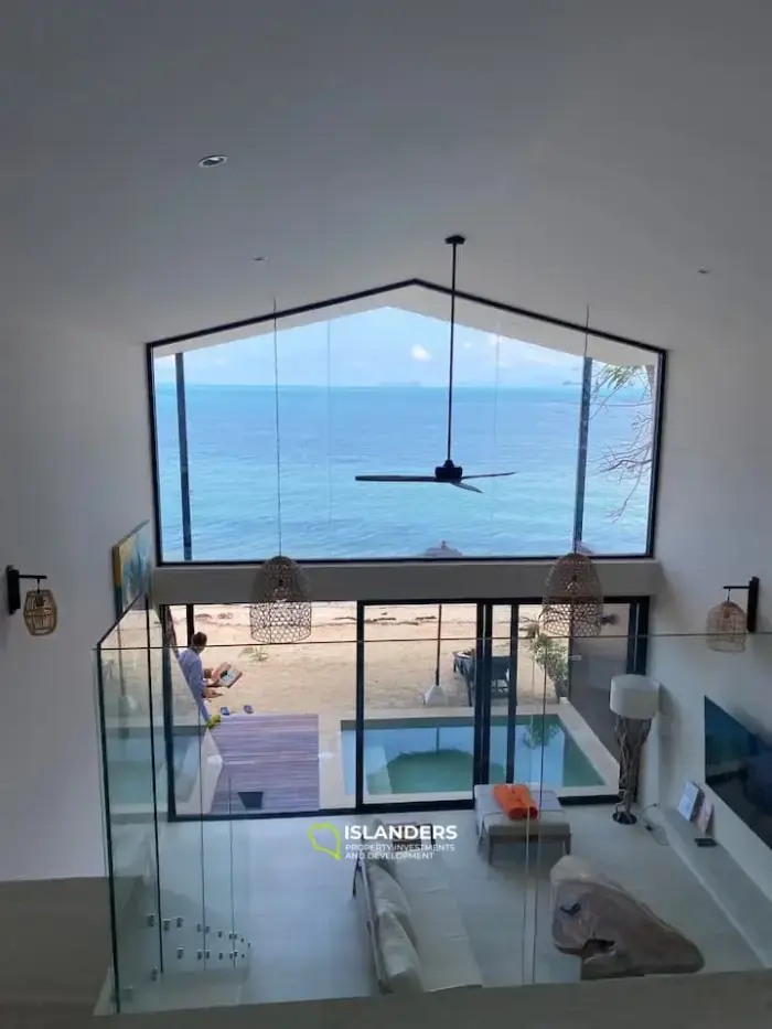 Two-bdrm pool villa directly on the beach (Bang Po)
