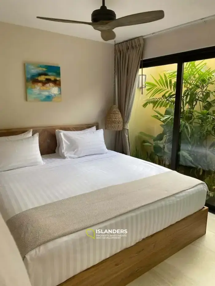 Two-bdrm pool villa directly on the beach (Bang Po)