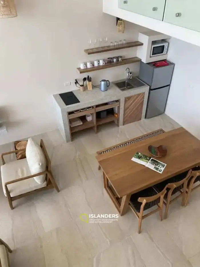 Two-bdrm pool villa directly on the beach (Bang Po)
