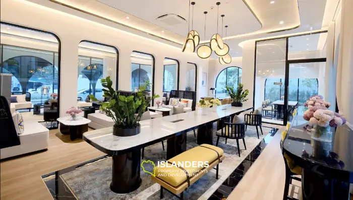 Stuning 1-Bedroom 44 sqm Beachfront condo for Sale in Bang Tao, Phuket