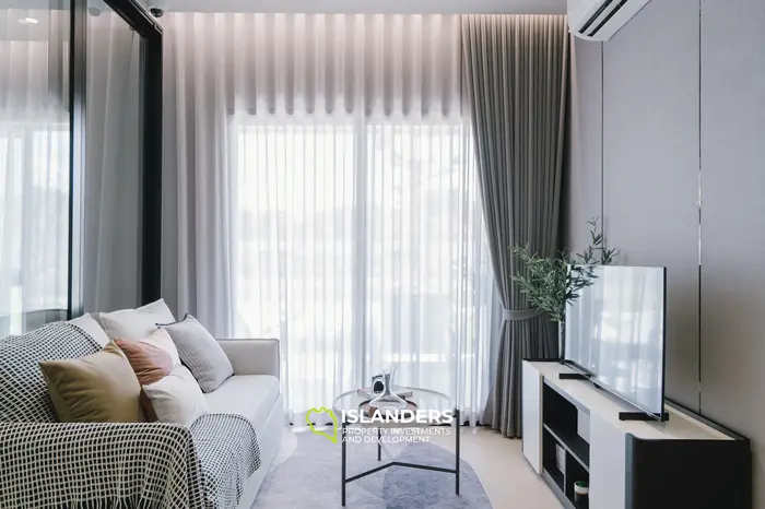 Stuning 1-Bedroom 44 sqm Beachfront condo for Sale in Bang Tao, Phuket