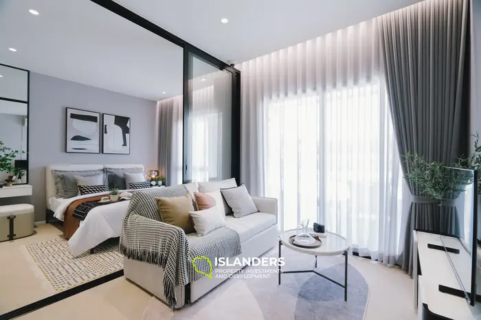 Stuning 1-Bedroom 44 sqm Beachfront condo for Sale in Bang Tao, Phuket