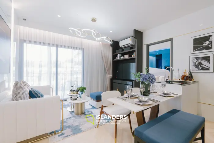 Stuning 2-Bedroom 62sqm 5th floor Beachfront condo for Sale in Bang Tao, Phuket