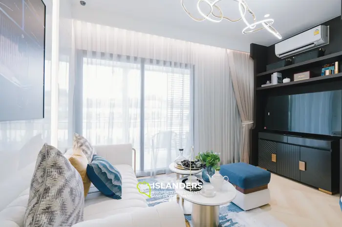 Stuning 2-Bedroom 62sqm 5th floor Beachfront condo for Sale in Bang Tao, Phuket