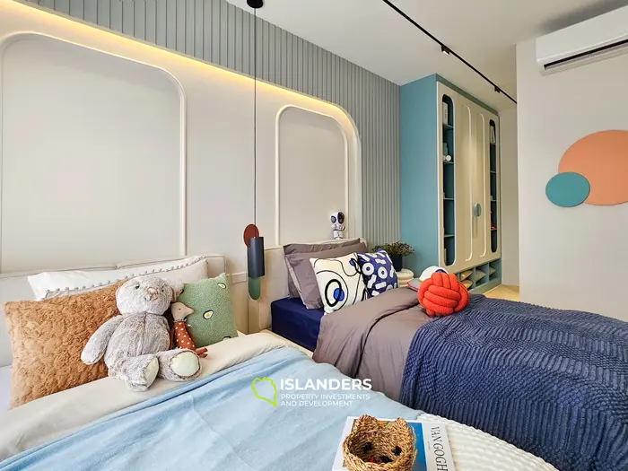 Stuning 2-Bedroom L85sqm 6th floor Beachfront condo for Sale in Bang Tao, Phuket