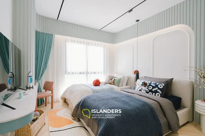 Stuning 2-Bedroom L85sqm 6th floor Beachfront condo for Sale in Bang Tao, Phuket