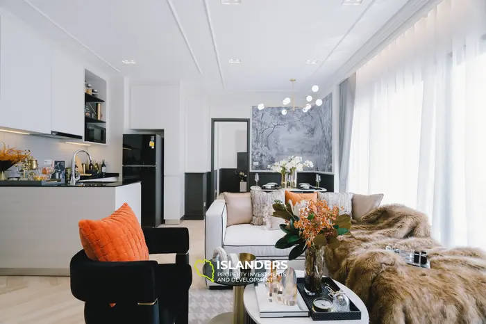Stuning 2-Bedroom L85sqm 6th floor Beachfront condo for Sale in Bang Tao, Phuket