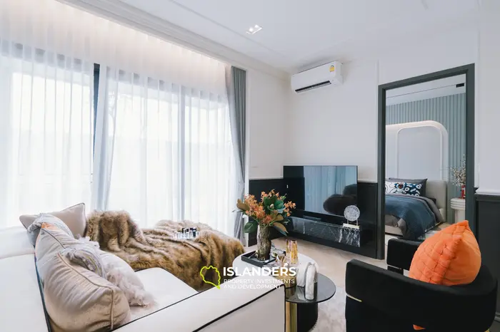 Stuning 2-Bedroom L85sqm 6th floor Beachfront condo for Sale in Bang Tao, Phuket