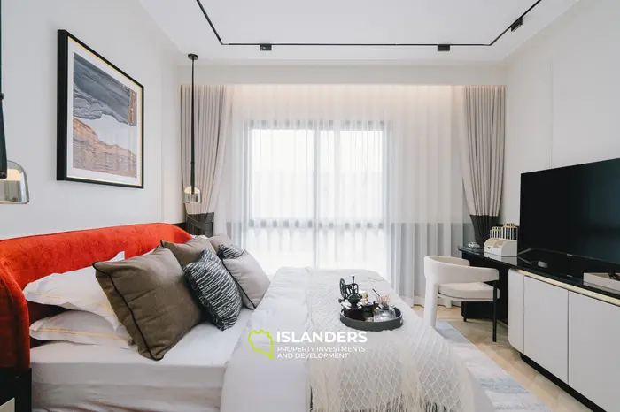 Stuning 2-Bedroom L85sqm 6th floor Beachfront condo for Sale in Bang Tao, Phuket