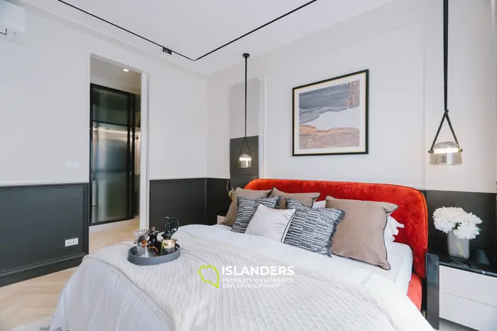 Stuning 2-Bedroom L85sqm 6th floor Beachfront condo for Sale in Bang Tao, Phuket