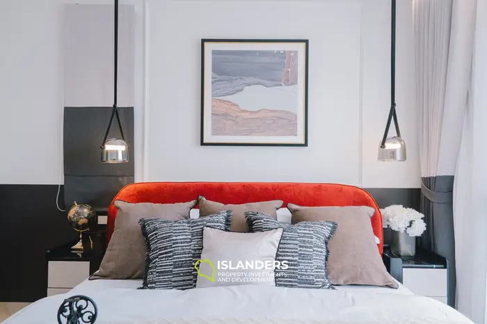 Stuning 2-Bedroom L85sqm 6th floor Beachfront condo for Sale in Bang Tao, Phuket