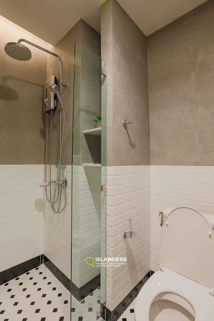 Elite 1-Bedroom Apartment in Karon 