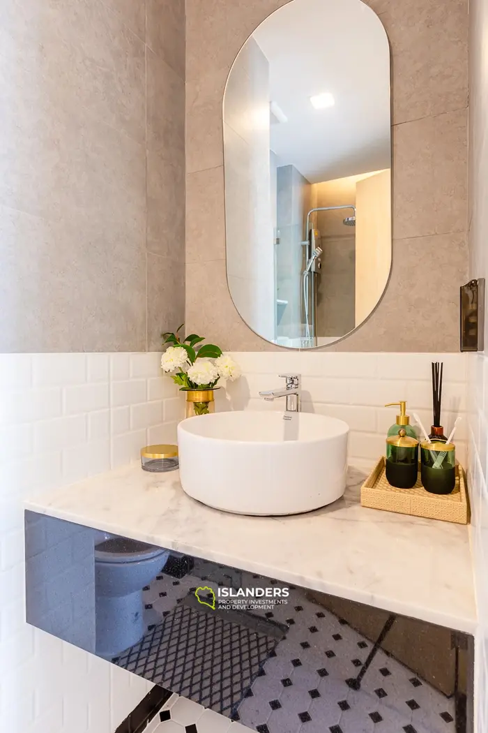 Elite 1-Bedroom Apartment in Karon 