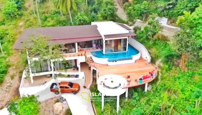 Stunning sea villa property