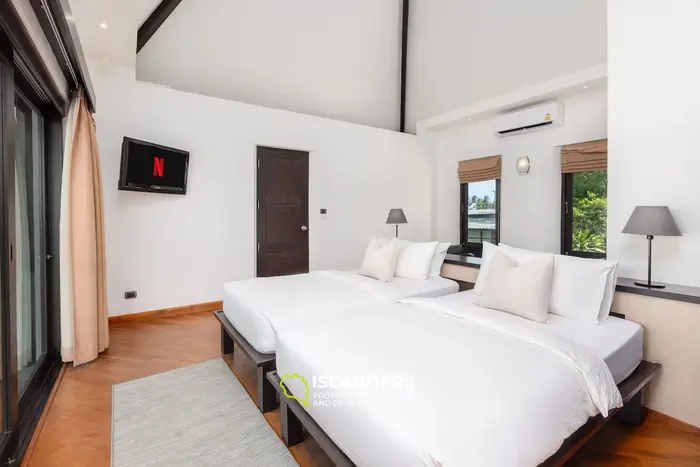 3-bdrm pool villa with sea view from terrace (Bophut)