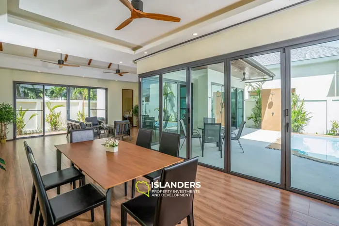 Luxurious 3BR Villa with Pool View 5 min from Rawai and Naiharn Beach, Phuket