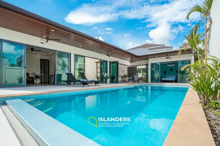 Luxurious 3BR Villa with Pool View 5 min from Rawai and Naiharn Beach, Phuket