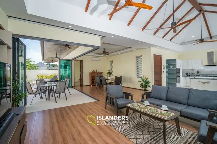 Luxurious 3BR Villa with Pool View 5 min from Rawai and Naiharn Beach, Phuket