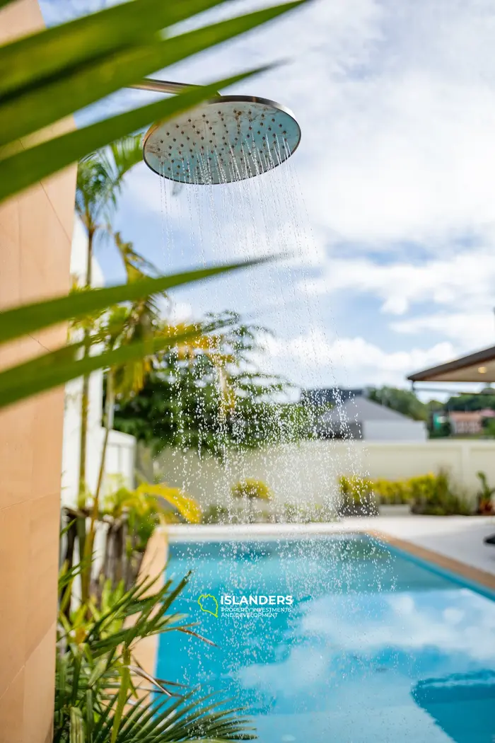 Luxurious 3BR Villa with Pool View 5 min from Rawai and Naiharn Beach, Phuket