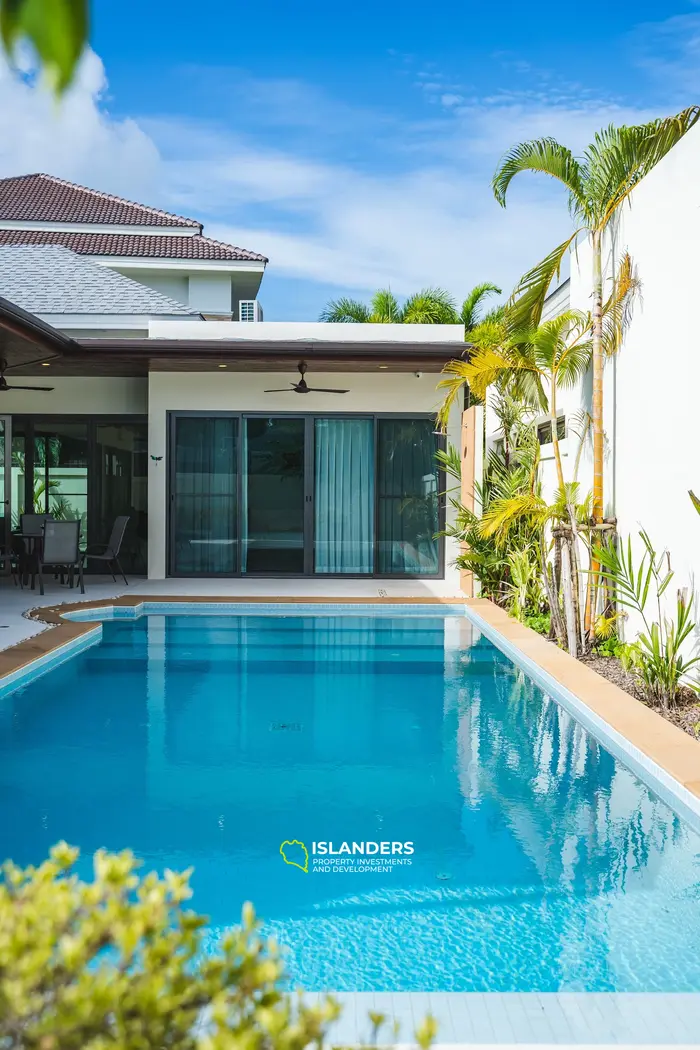 Luxurious 3BR Villa with Pool View 5 min from Rawai and Naiharn Beach, Phuket