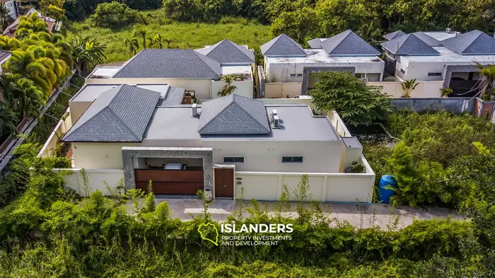 Luxurious 3BR Villa with Pool View 5 min from Rawai and Naiharn Beach, Phuket