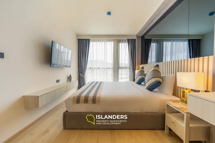 Elegant Golf view Condo 8th floor in Phuket's Laguna