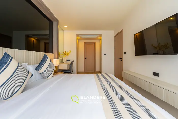 Elegant Golf view Condo 8th floor in Phuket's Laguna