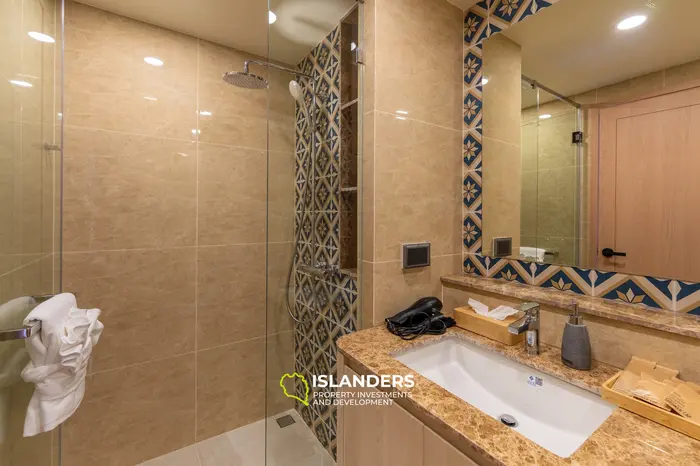 Elegant Golf view Condo 8th floor in Phuket's Laguna