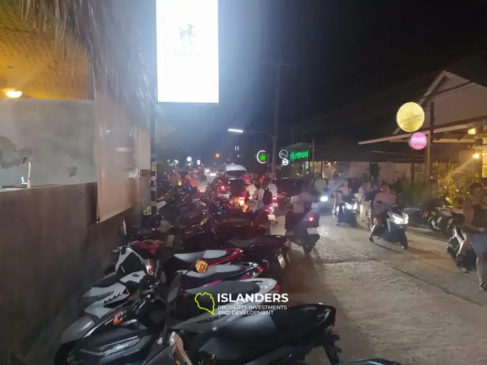 Работающий бизнес в центре Сритаану