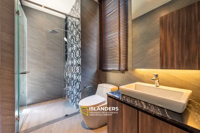 Luxurious Villa with Pool View in Phuket