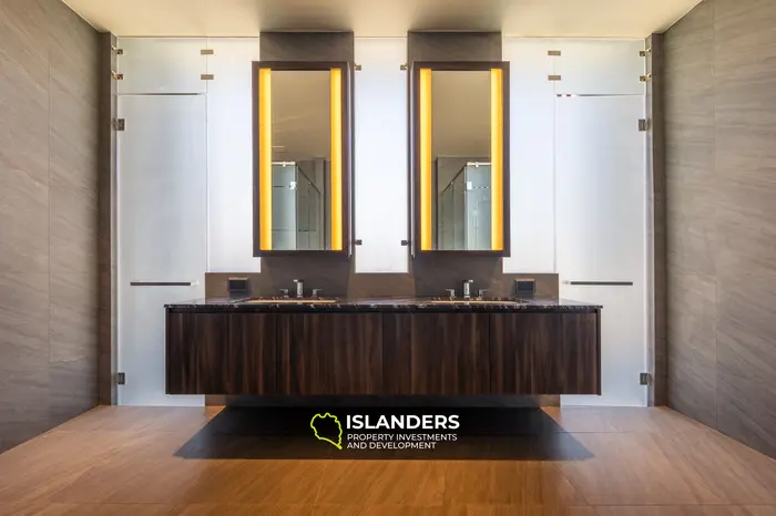 Luxurious Villa with Pool View in Phuket