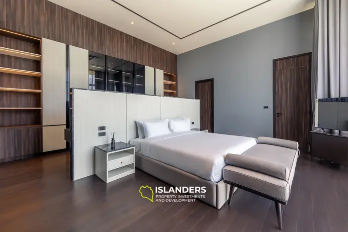 Luxurious Villa with Pool View in Phuket