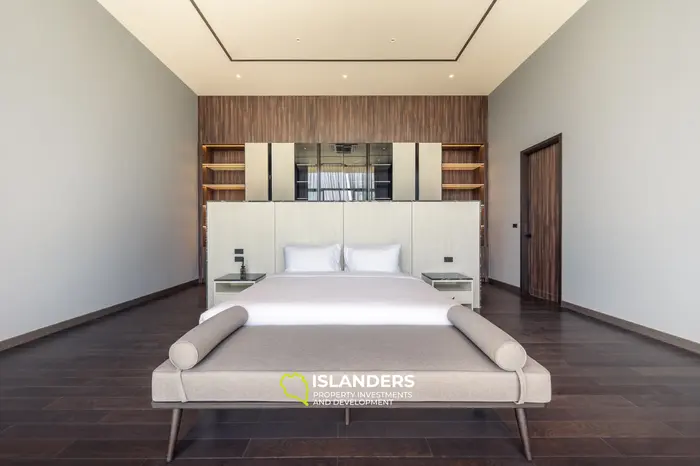 Luxurious Villa with Pool View in Phuket