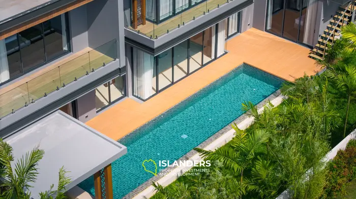 Luxurious Villa with Pool View in Phuket